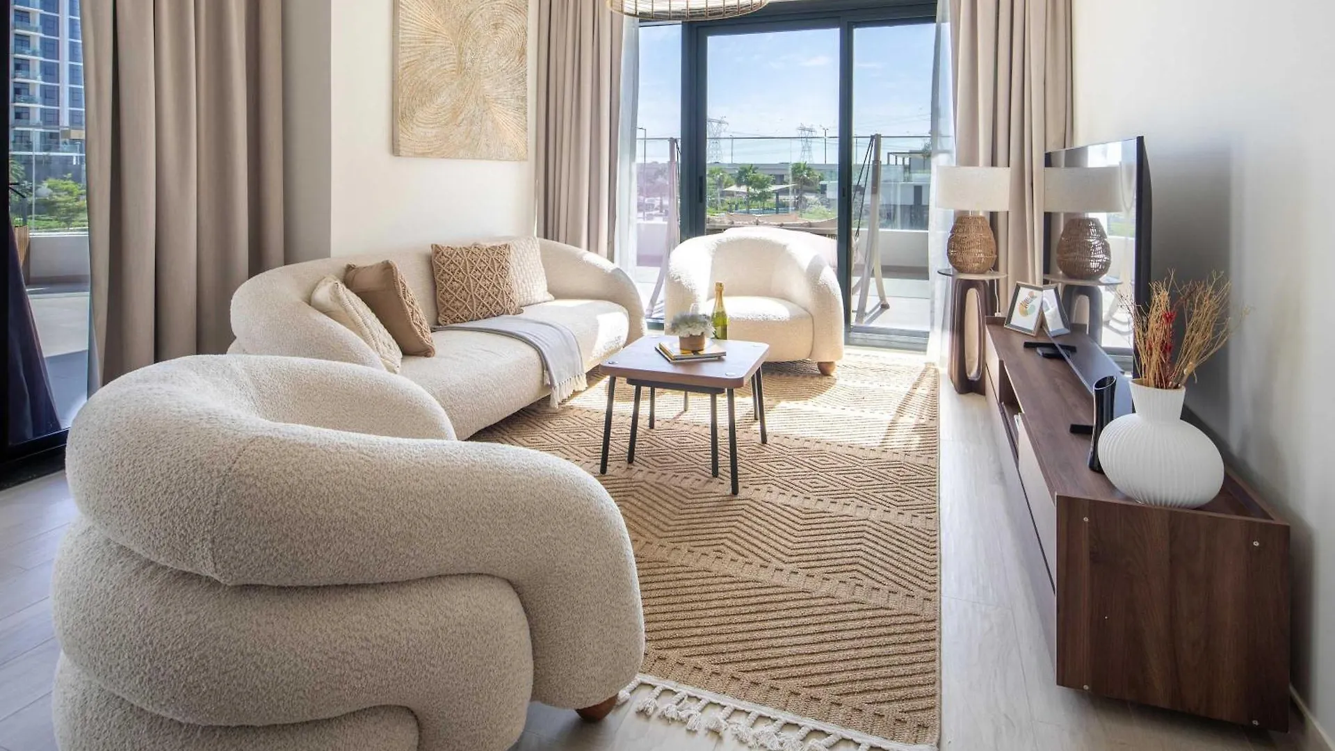 Frank Porter - Azizi Riviera 45 Dubai 0*,  United Arab Emirates