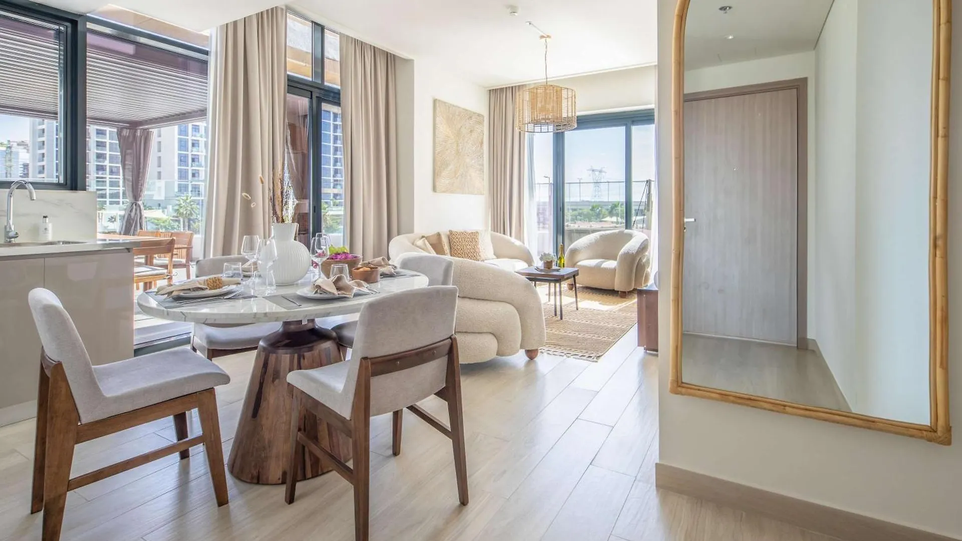 Frank Porter - Azizi Riviera 45 Dubai Apartment