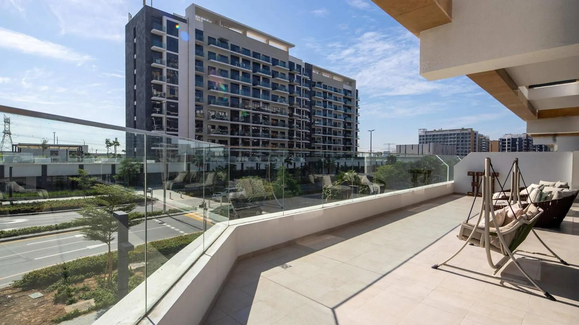 Frank Porter - Azizi Riviera 45 location