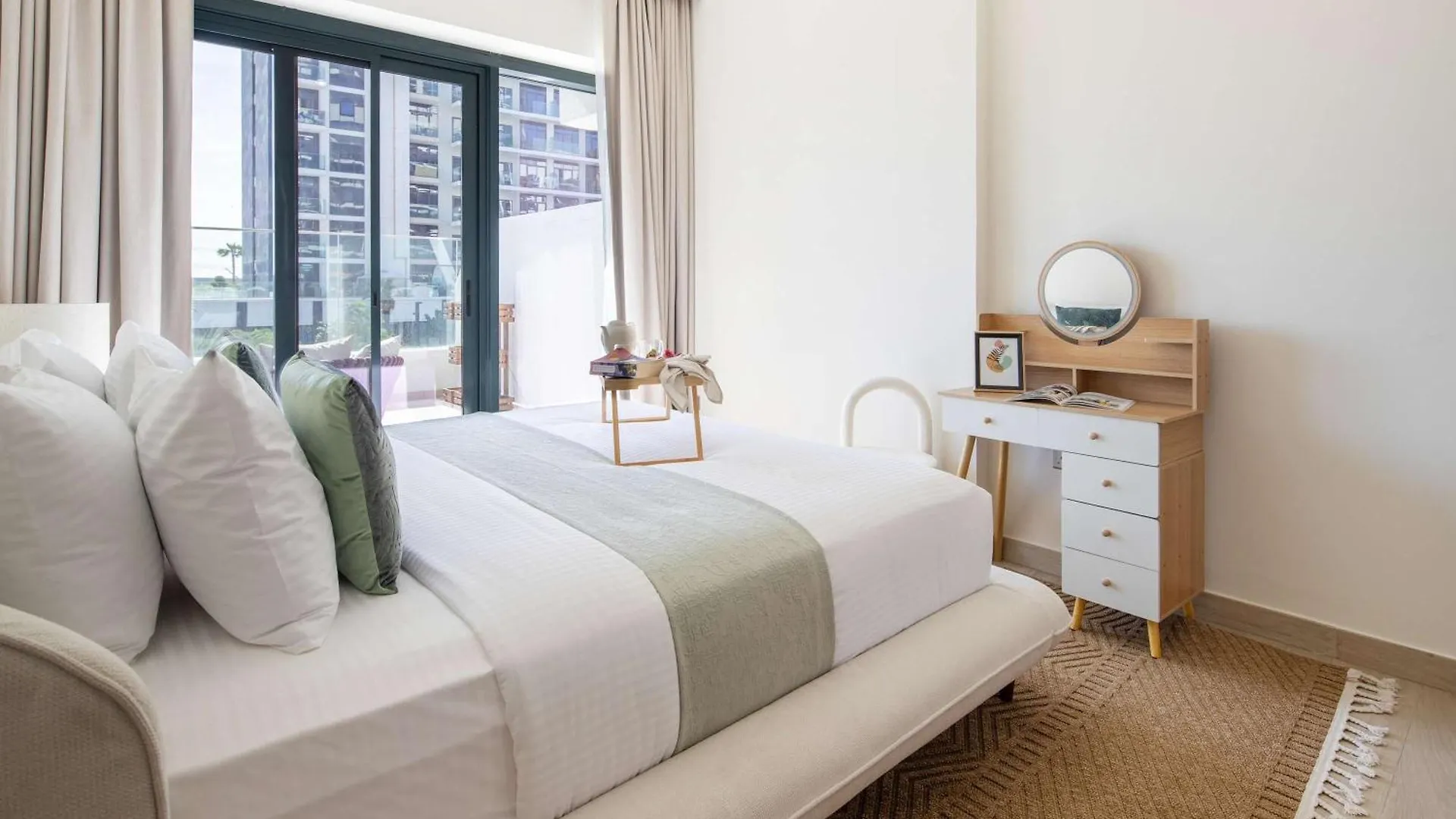 Frank Porter - Azizi Riviera 45 Dubai Apartment