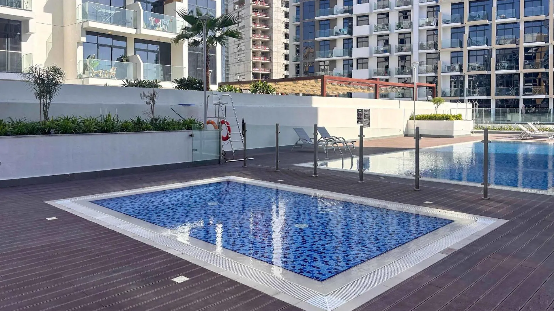 Frank Porter - Azizi Riviera 45 Dubai Lägenhet