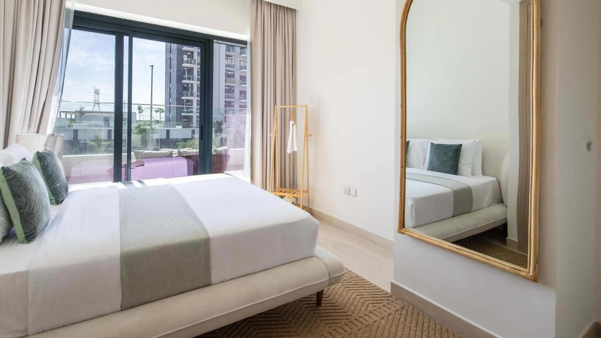 Lägenhet Frank Porter - Azizi Riviera 45 Dubai